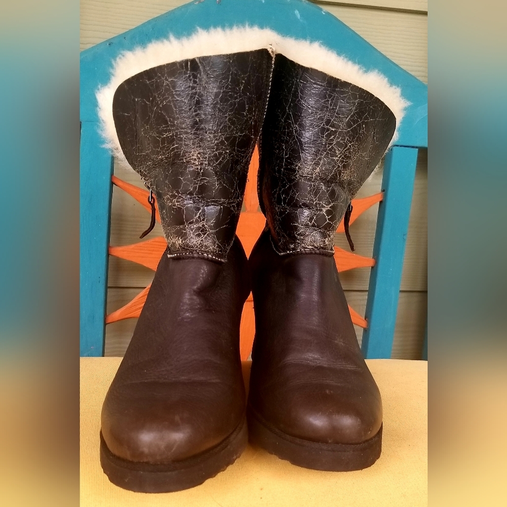 Hardly worn Koolaburra WINTER Wedges